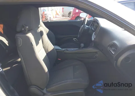 2015 Dodge Challenger Sxt z USA, uszkodzony, nr VIN 2C3CDZAG1FH733426